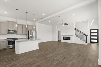 414 Pk Hl Ct in Stafford, TX - Building Photo - Building Photo