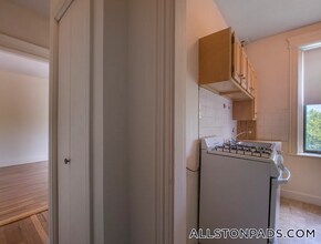 1144 Commonwealth Ave in Boston, MA - Building Photo - Building Photo