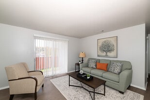 Parkway Crossing Apartments in North Little Rock, AR - Building Photo