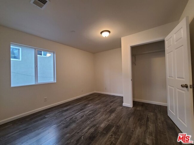 7117 Hawthorn Ave in West Hollywood, CA - Building Photo - Building Photo