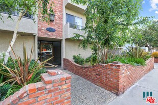 1821 S Bentley Ave in Los Angeles, CA - Building Photo