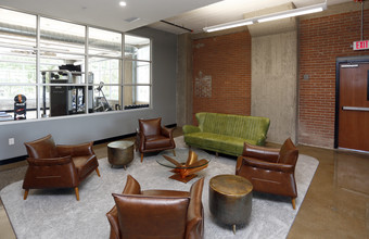 Riverfront Lofts in Terre Haute, IN - Foto de edificio - Interior Photo