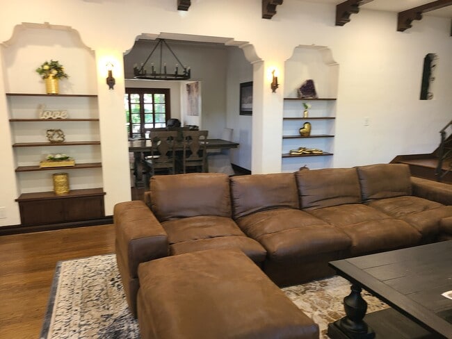 359 Heather Heights Ct in Monrovia, CA - Building Photo - Building Photo