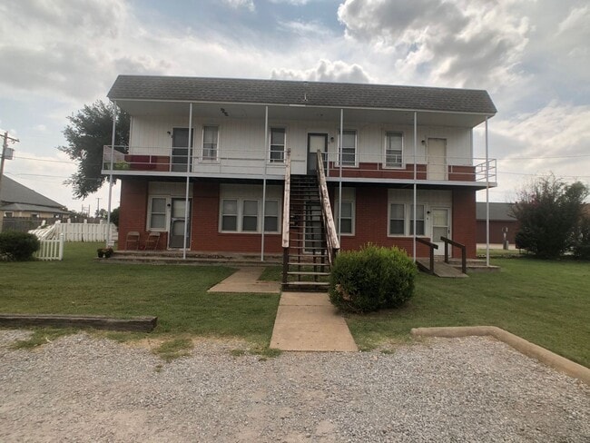 615 W Maple Ave