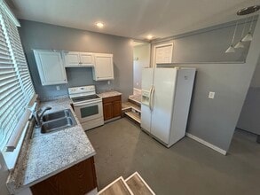 520 E Garfield Ave in Sterling, KS - Building Photo - Building Photo