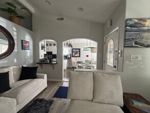 4225 Los Coyotes Diagonal in Lakewood, CA - Building Photo - Building Photo