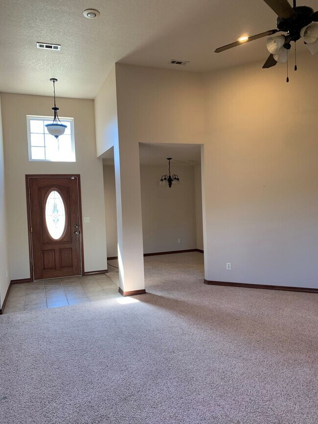 2031 Marigold St in Carthage, MO - Building Photo - Building Photo