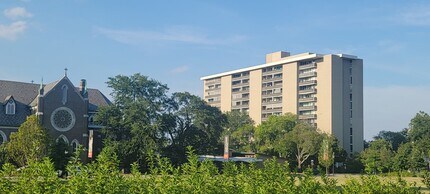 700 E 9th St in Little Rock, AR - Foto de edificio - Building Photo
