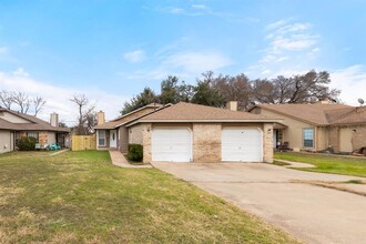 313 Greenlawn Blvd in Round Rock, TX - Building Photo - Building Photo