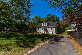 1432 Davidson Ave in Brick, NJ - Building Photo - Building Photo