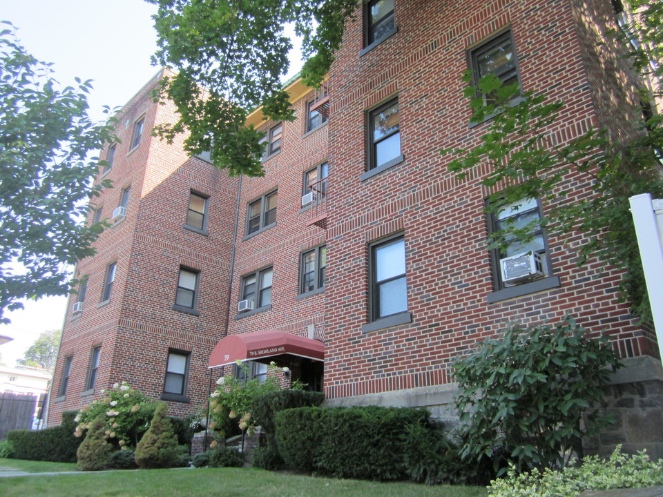 79 S Highland Ave in Ossining, NY - Foto de edificio