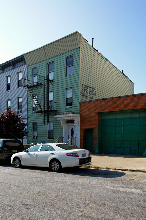 18 4th St in Brooklyn, NY - Building Photo