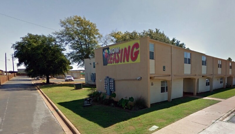 127 Sunnydale St-Unit -607 in Jacksonville, TX - Building Photo