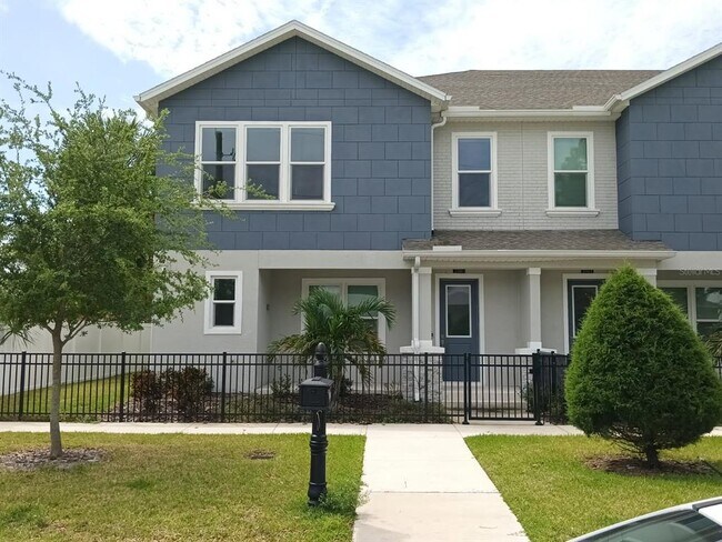property at 2704 W Fig St