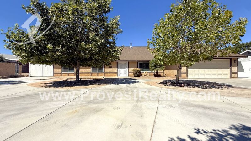 7652 Sherborn Ave in Hesperia, CA - Foto de edificio