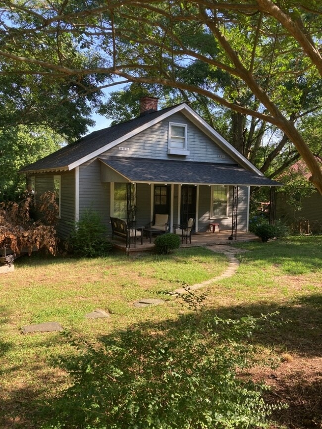 property at 422 N Garrett St
