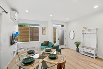 823 NE 70th St, Unit ID1264552P in Seattle, WA - Building Photo - Building Photo