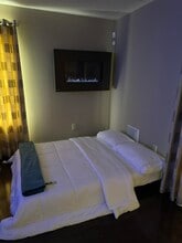 81 Riverwalk Way in Manchester, NH - Building Photo - Building Photo