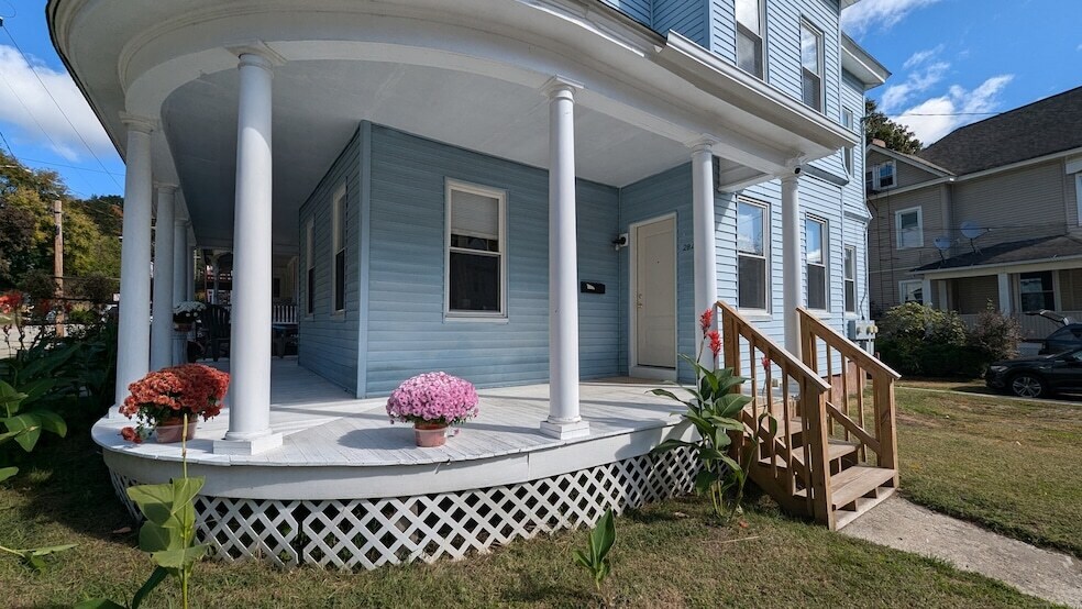 28 Bradley St, Unit 193564 in Putnam, CT - Building Photo