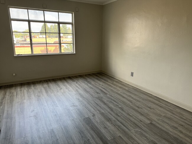 2409 Myers Ave, Unit C in Dunbar, WV - Building Photo - Building Photo