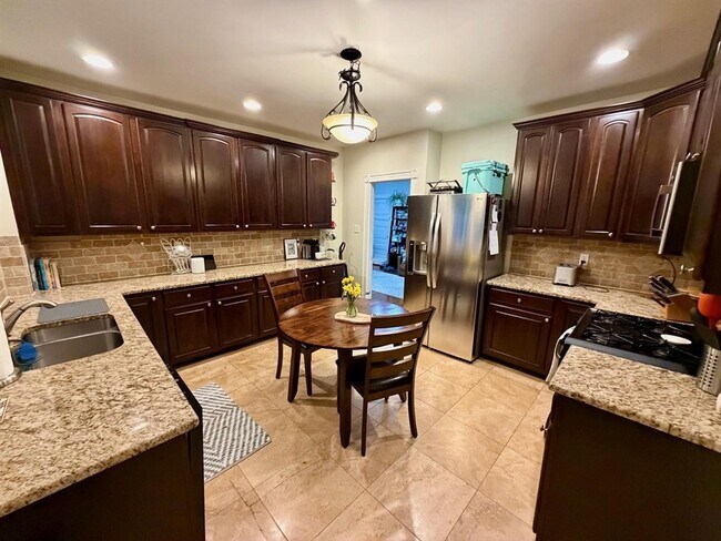 10 Homer St, Unit 2 in Brookline, MA - Building Photo - Building Photo