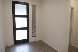 11720 Reindeer Dr in Austin, TX - Foto de edificio - Building Photo