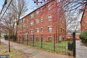 3287 15th Pl SE in Washington, DC - Building Photo