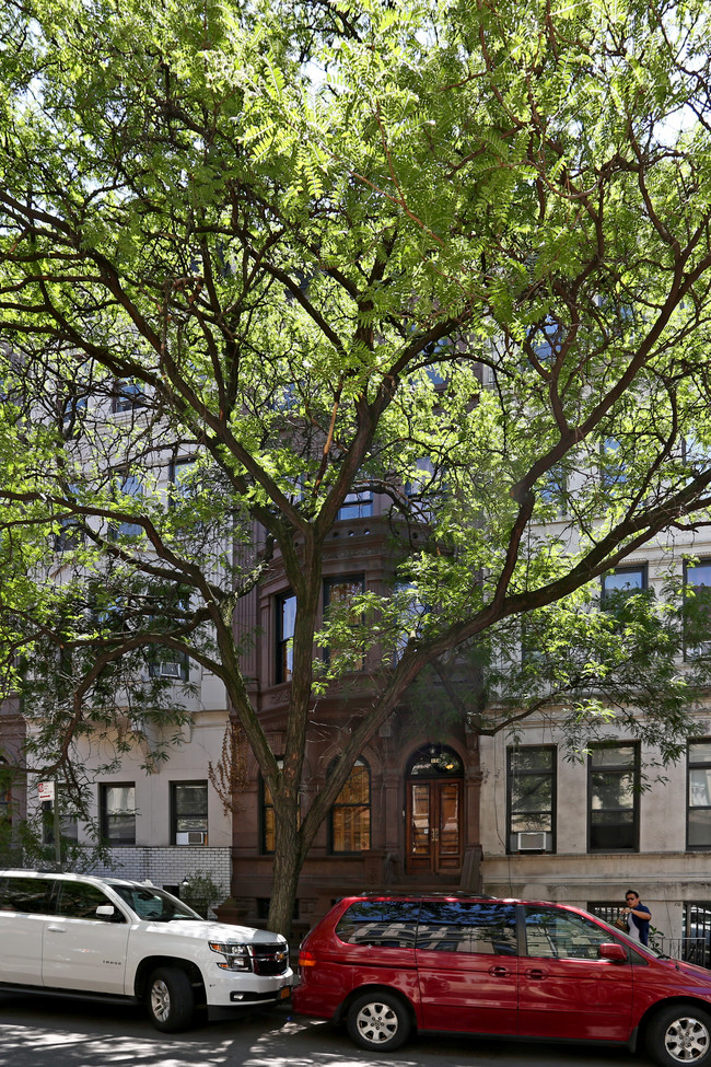 114 W 75th St in New York, NY - Foto de edificio - Building Photo
