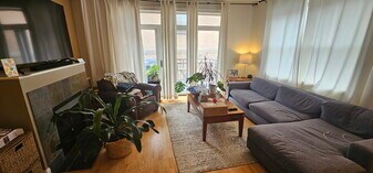 2330 W St Paul Ave in Chicago, IL - Building Photo