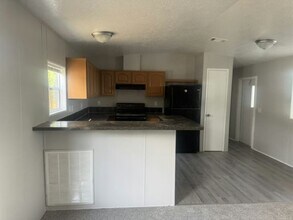 4723 New Village Dr in Tampa, FL - Building Photo - Building Photo