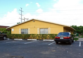 611 Kathy Ln in Margate, FL - Building Photo