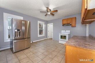 146 Charles St in Waterbury, CT - Foto de edificio - Building Photo