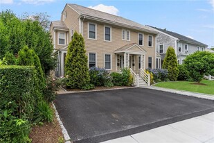 23 Pell St, Unit 2B in Newport, RI - Building Photo - Building Photo