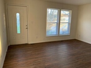 2000 Waters Dr in Raleigh, NC - Building Photo - Building Photo