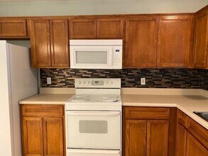 2681 Fairmount Ln, Unit 2 Bedroom 0602 in Tallahassee, FL - Building Photo - Building Photo
