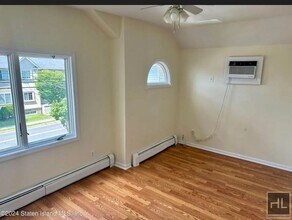 429 Morningstar Rd-Unit -1 in Staten Island, NY - Foto de edificio - Building Photo