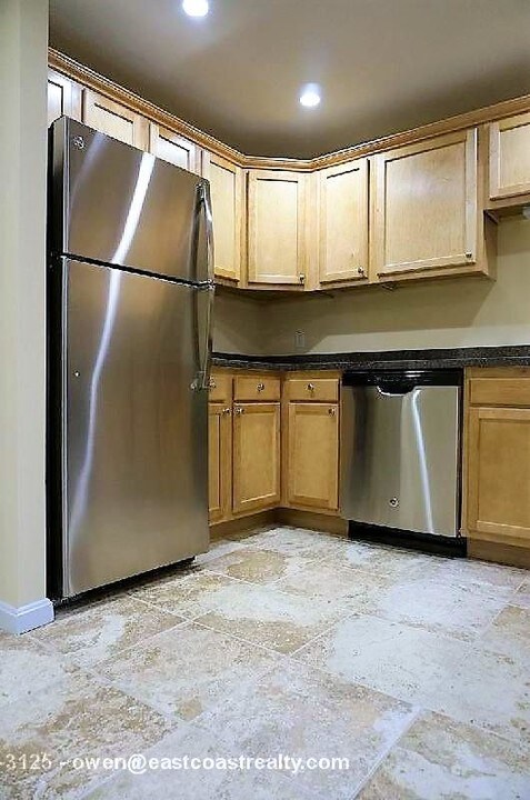 404 Langley Rd-Unit -34D in Newton, MA - Building Photo