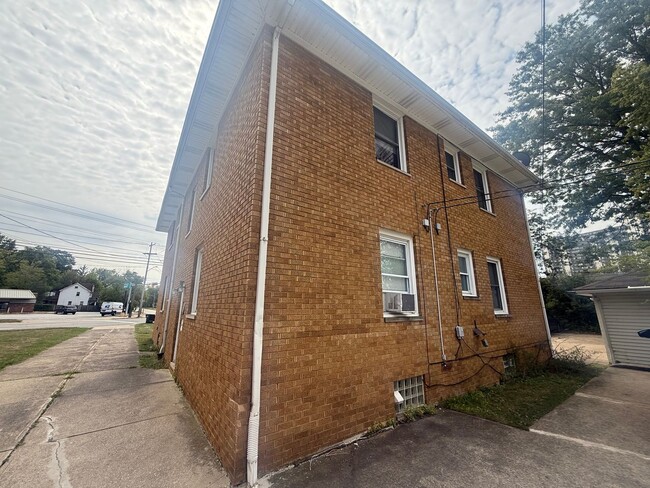 26631 Lakeshore Blvd in Euclid, OH - Building Photo - Building Photo