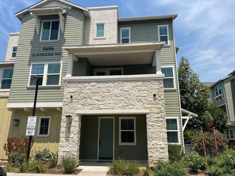 5696 Surfrider in Goleta, CA - Building Photo