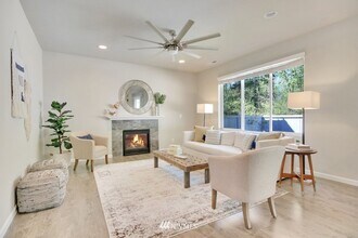 16716 80th Ave Ct E in Puyallup, WA - Building Photo - Building Photo