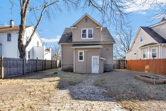 108 Drome Ave in Stratford, CT - Building Photo - Building Photo