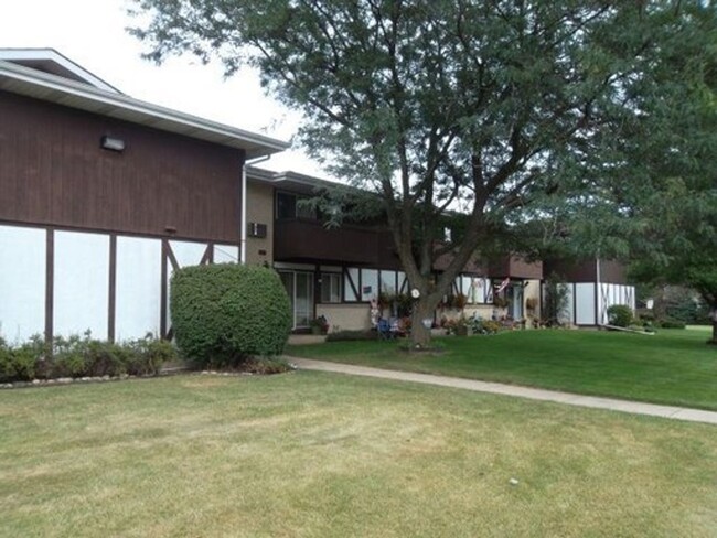 2111 Refset Drive in Janesville, WI - Building Photo - Building Photo