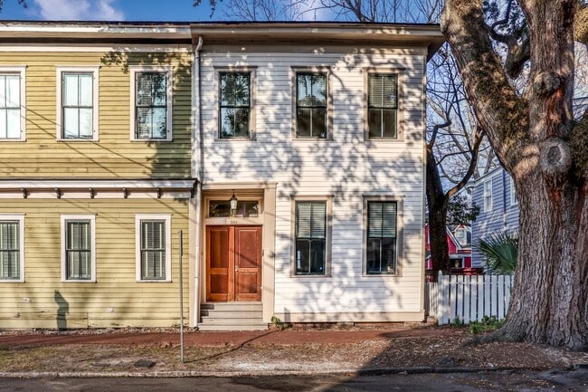 property at 304 E Duffy St