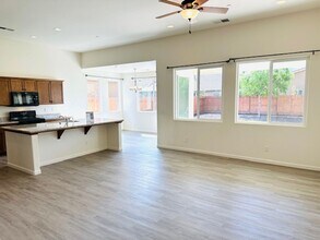 7605 E Giavanna Ave in Fresno, CA - Building Photo - Building Photo