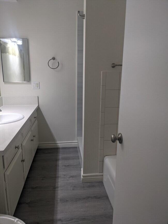 1247 N Orange Grove Ave in West Hollywood, CA - Building Photo - Building Photo