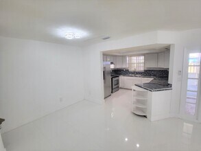 8139 SW 209th St in Cutler Bay, FL - Building Photo - Building Photo