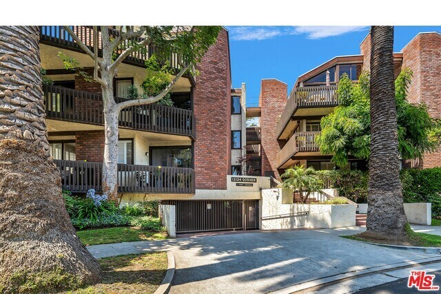 12124 Goshen Ave-Unit -206 in Los Angeles, CA - Building Photo