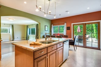 2006 Manhattan Beach Blvd in Redondo Beach, CA - Building Photo - Building Photo