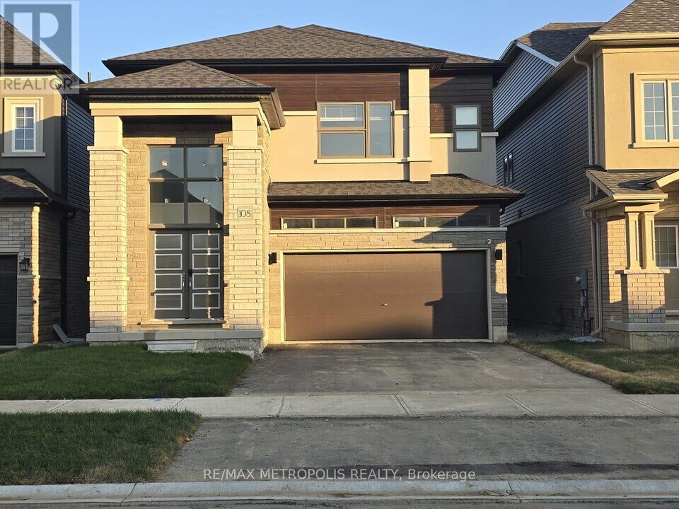 108 Hitchman St in Brant, ON - Building Photo