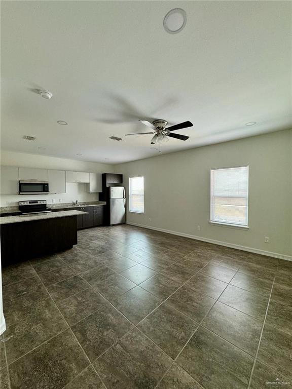 9 Sylvia Handy Dr in Elsa, TX - Building Photo - Building Photo